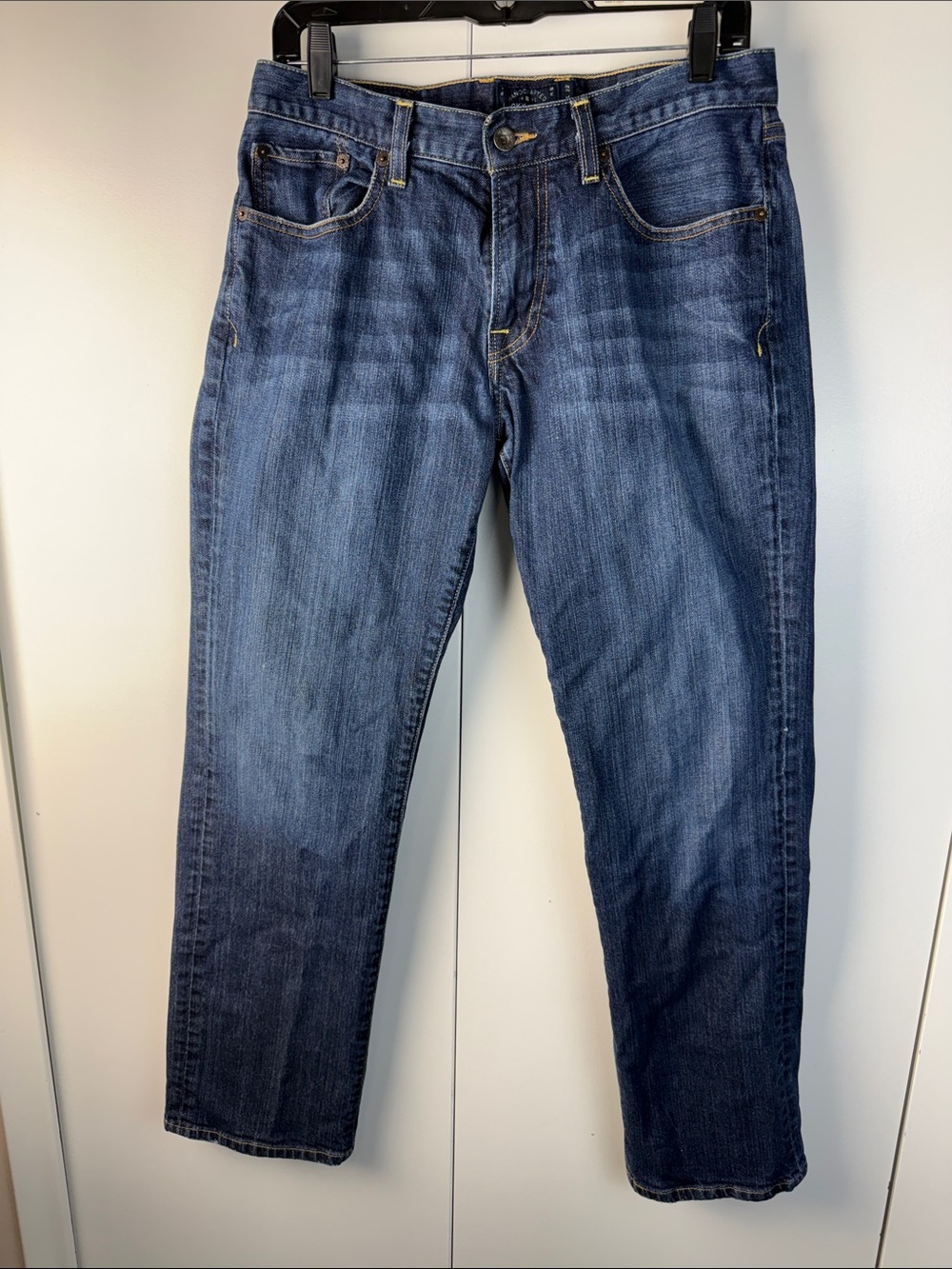Lucky Brand Men's 221 Original straight leg Medium-Dark Blue Relaxed Jeans 32x32
